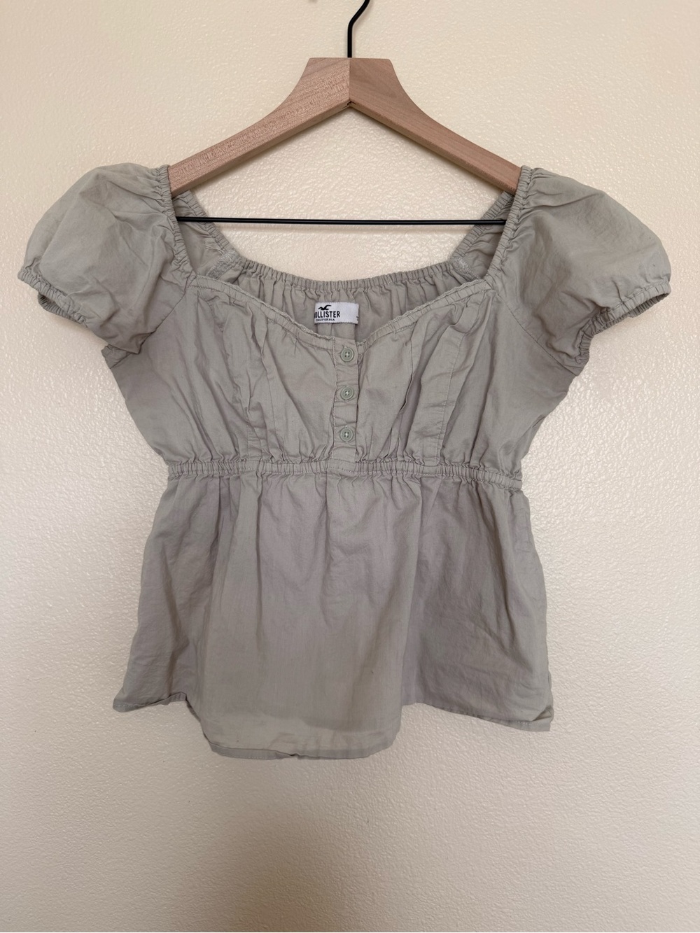 Hollister Light Green Puff Sleeve Crop Top